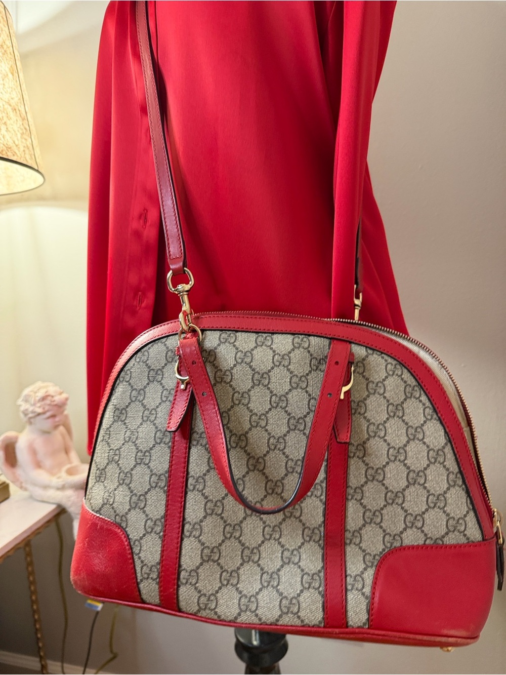 Gucci Beige GG Supreme Canvas  Bag with Red leather cross strap, gold hardware